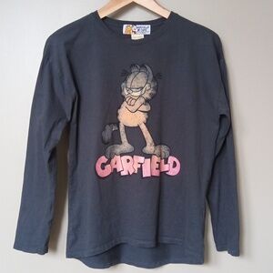 PtP 19" Garfield Long Sleeve T-Shirt In Charcoal Grey And Pink Letters